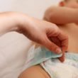 Bolący brzuszek u malucha – przyczyny i sposoby na tę dolegliwość